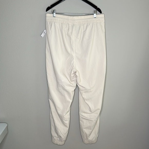 Gap GapFit Crinkle Nylon Jogger Pants in Birch (Off White) Size XL Tall NWT - Picture 3 of 11